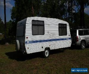 HALLMARK CARAVAN 17 FOOT 