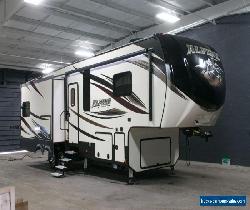 2017 Keystone Alpine 3301GR Camper for Sale