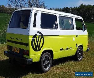 Volkswagen T25 Surf-bus with Landrover V8 engine