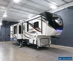 2017 Keystone Alpine 3500RL Camper