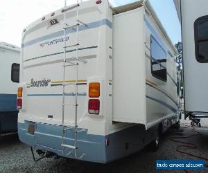 2005 Fleetwood Bounder 33R --