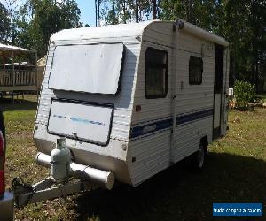 HALLMARK CARAVAN 17 FOOT 