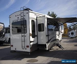 2017 Keystone Montana 3721RL Camper