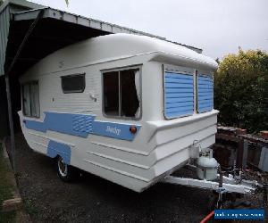 Caravan Retro Quest