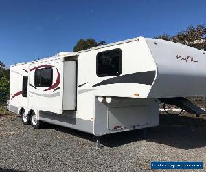 PLAYMOR 5TH WHEELER CARAVAN - 25FT LIGHT TOWING