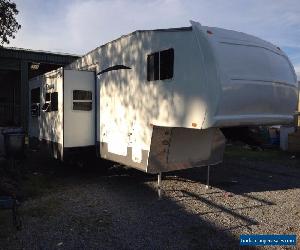 2007 30' Fifth Wheeler Caravan, large slideout, bunks, shower, toilet, 3 way fri for Sale