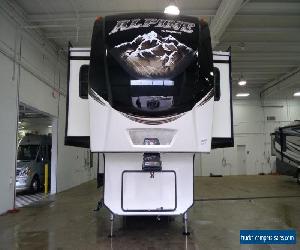 2017 Keystone Alpine 3661FL Camper