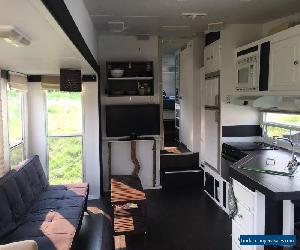 Renew Fifth Wheel Flagstaff 30Foots