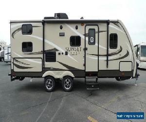 2017 CrossRoads Sunset Trail Super Lite ST240BH Camper