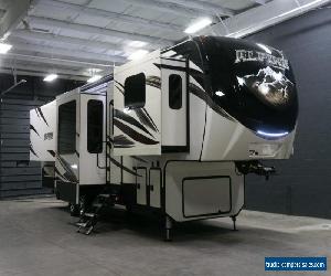 2018 Keystone Alpine 3661FL Camper