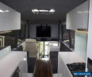 Luxury Motorhome - 1989 Austral Hi-Deck with a 2007 fit out 