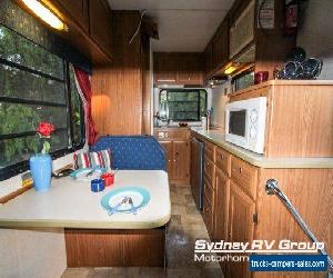 2003 Winnebago 4 Berth White M Motor Home