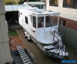 houseboat caravans