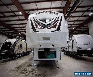 2017 Dutchmen Voltage 2951 Camper