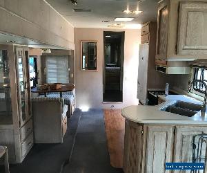 **TRAVEL SUPREME MOTOR HOME** 