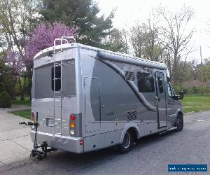 2014 Leisure Travel Van Unity Murphy Bed