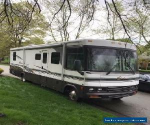 2001 Winnebago 35U