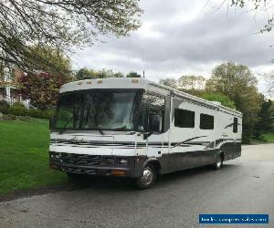 2001 Winnebago 35U