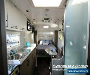 2014 New Age Manta Ray MR18 White Caravan