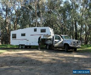 Fifth Wheeler Van