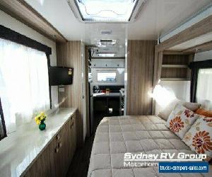 2019 Winnebago Mossman 680B Platinum White Caravan