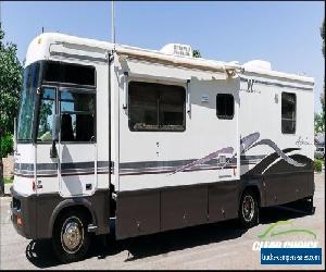 1999 Winnebago Adventurer 33B