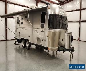 2011 Airstream Flying Cloud 25AWBFB Twin