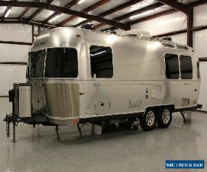 2011 Airstream Flying Cloud 25AWBFB Twin