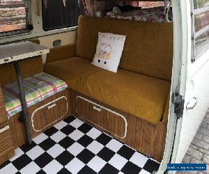 VW T2 Westfalia Camper (1972)