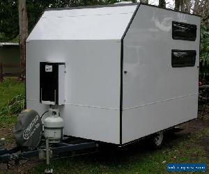 toy hauler caravan,with 90ltr 12 volt 240 fridge gas hot water shower 