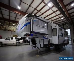 2019 Forest River Arctic Wolf 315TBH8 Camper