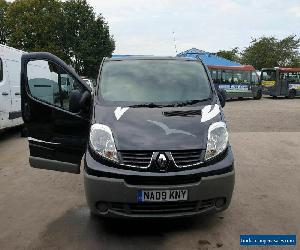 RENAULT TRAFIC CAMPER DAY VAN