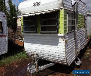 15 ft caravan, 80ish, shower, VGC.