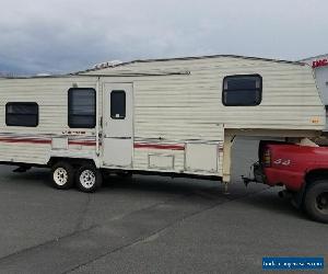 1993 LOW RESERVE USED WILDERNESS 5TH WHEEL CAMPER BY FLEETWOOD