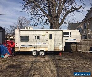 2005 Lite Fifth Wheel Model 253FBS