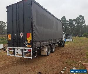 MAN TRUCK 14 PALLET CURTAINSIDER 2001 MODEL