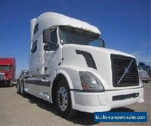 2004 Volvo VNL64T780