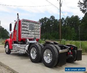 2011 Freightliner Coronado 122SD