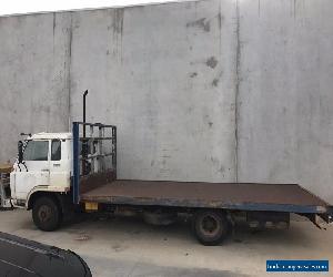 Isuzu Flat Tray Truck 