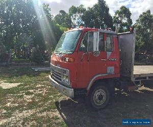 Isuzu Flat Tray Truck 