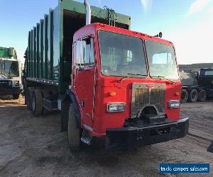 2003 Peterbilt 320