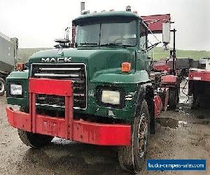 1999 Mack RD 690 SX