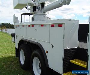 2009 International 7400 BUCKET TRUCK 82 FT