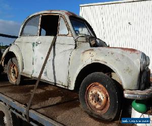 MORRIS MINOR ROLLING SHELL COMPLETE WITH SOME EXTRA PARTS 