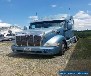 2010 Peterbilt  Class 8 sleeper cab with double bunk