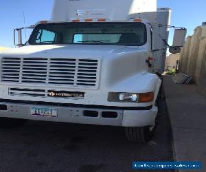 2000 International 8100