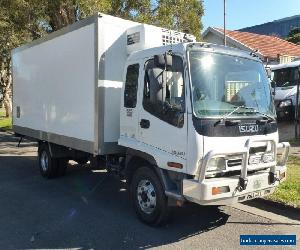 2007 Isuzu FRR 525 Freezer & Fridge Truck 8 Pallet