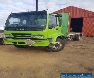 2003 Isuzu F3 - 25' Tray Truck on Air Bags