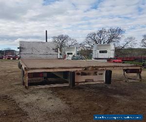 2003 Isuzu F3 - 25' Tray Truck on Air Bags