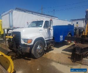 1999 Ford F800